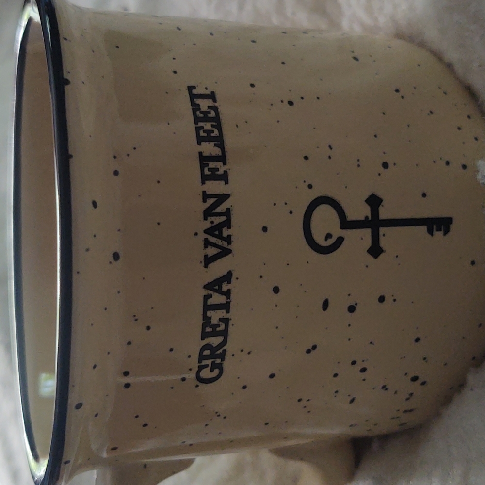 Meet your Posher, Posh